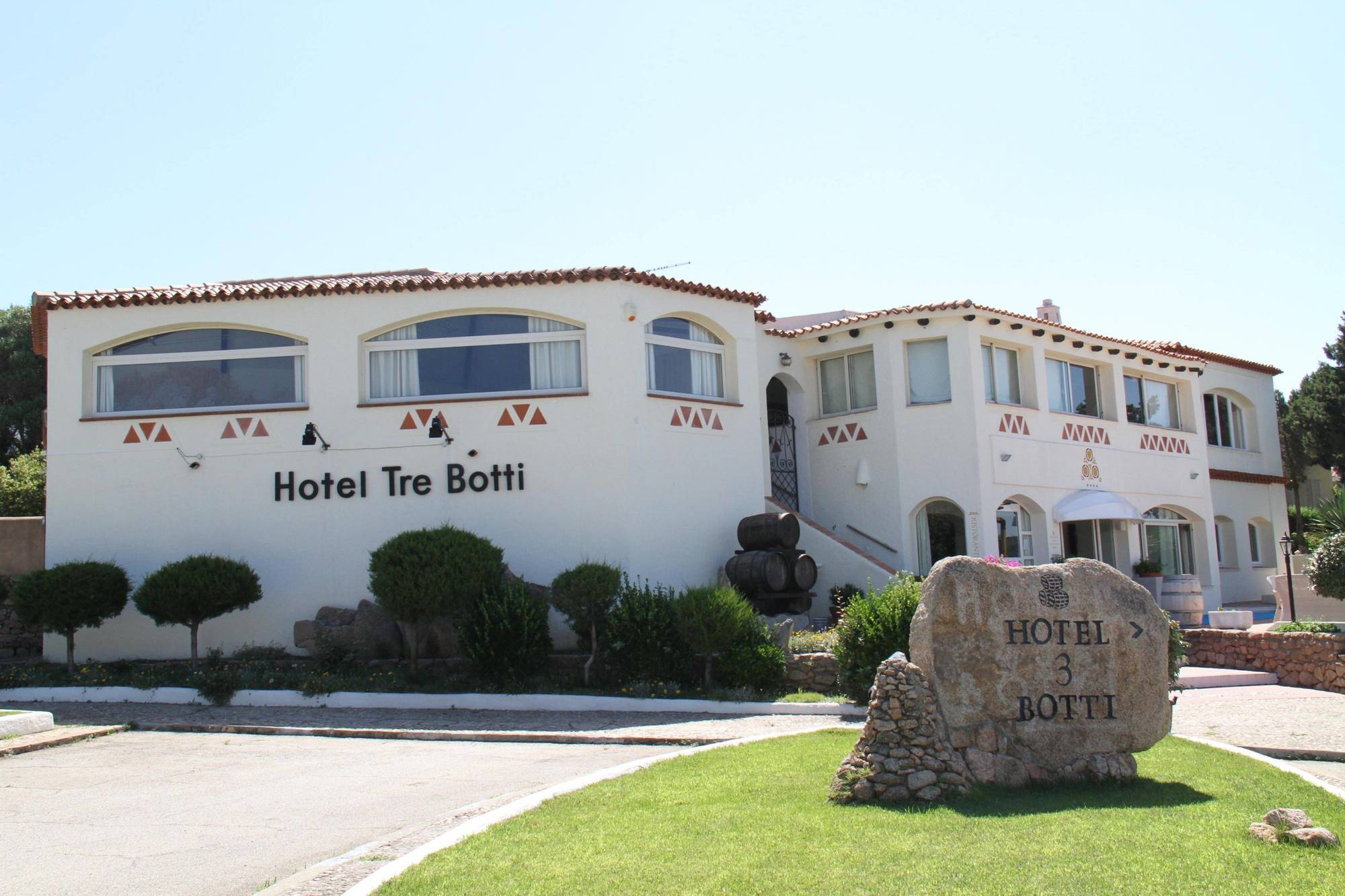 Hotel 3 Botti Байя-Сардинія Екстер'єр фото